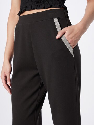 ABOUT YOU Tapered Broek 'Simone' in Zwart