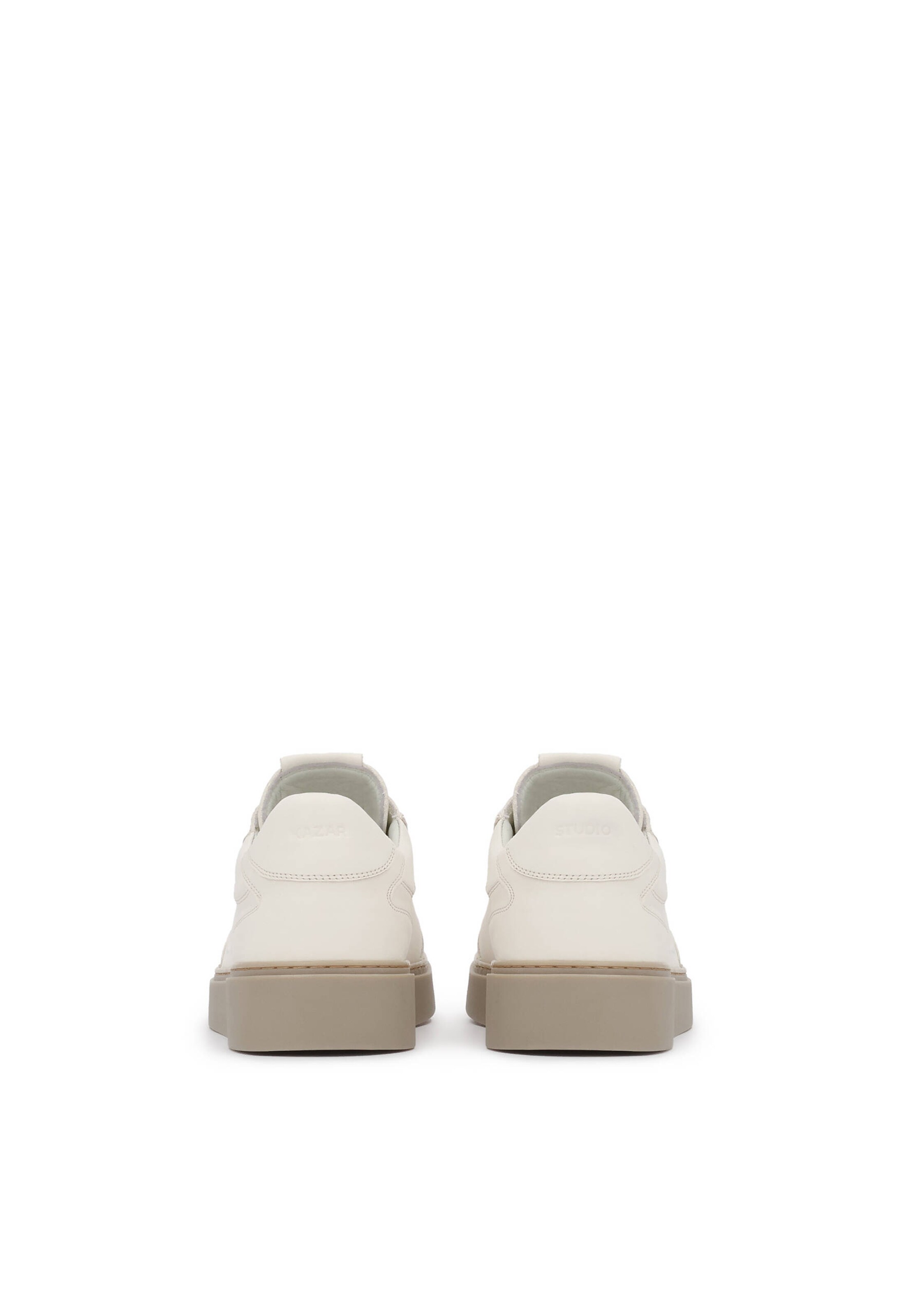 Sneaker bassa di Kazar Studio in bianco