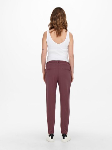 Coupe slim Pantalon à pince Only Maternity en violet