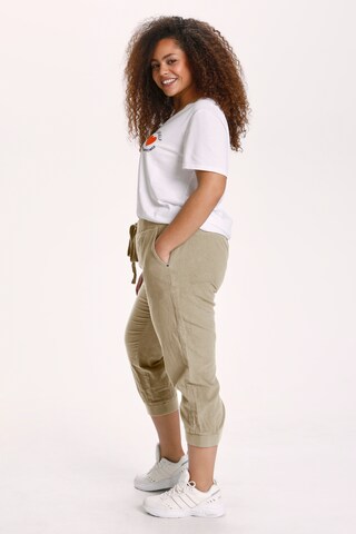 Tapered Pantaloni 'Nana' di KAFFE CURVE in beige