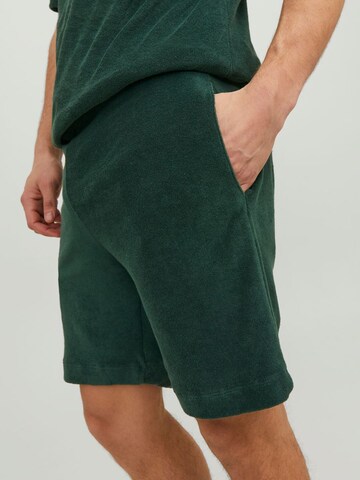 regular Pantaloni di JACK & JONES in verde