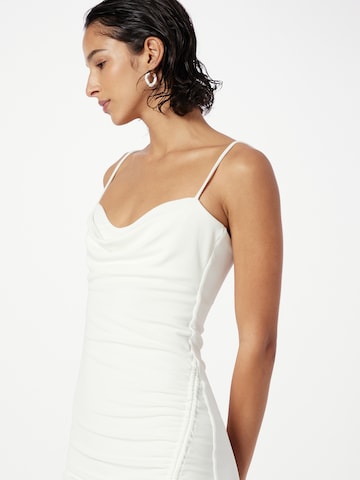 Gina Tricot Φόρεμα κοκτέιλ σε λευκό