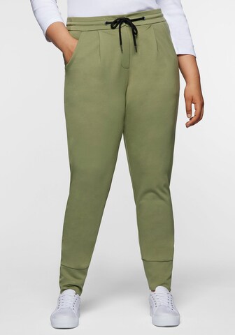 SHEEGO - Slimfit Pantalón plisado en verde: frente