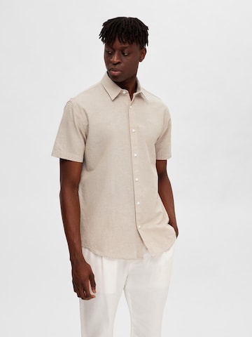 SELECTED HOMME Regular fit Button Up Shirt in Beige: front