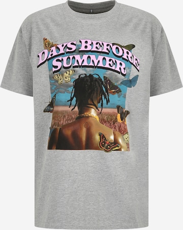 MT Upscale Shirt 'Days Before Summer' in Grijs: voorkant
