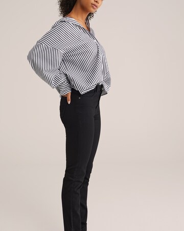 WE Fashion Skinny Fit Дънки в черно