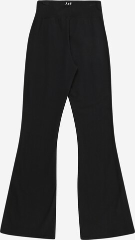 évasé Pantalon Abercrombie & Fitch en noir