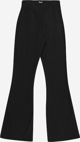 Abercrombie & Fitch - Acampanado Pantalón en negro