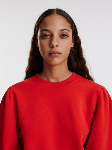 EDITED Sweatshirt 'Tamy' in Rot