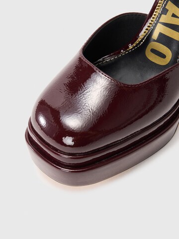 Escarpins 'MAY DORSAY' BUFFALO en rouge