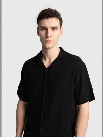 Giesto Regular fit Button Up Shirt in Black
