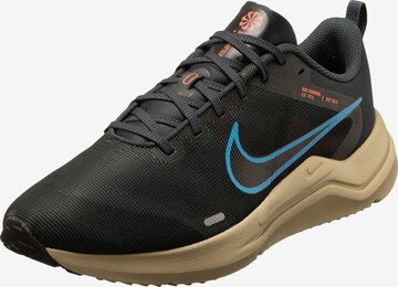 Chaussure de course 'Downshifter 12' NIKE en gris : devant