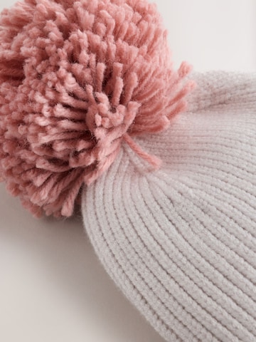 Next Beanie in White
