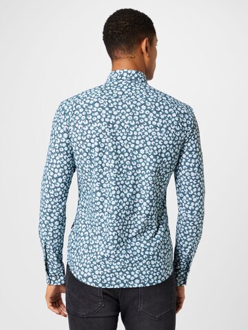 Coupe slim Chemise 'Roan' BOSS Black en bleu