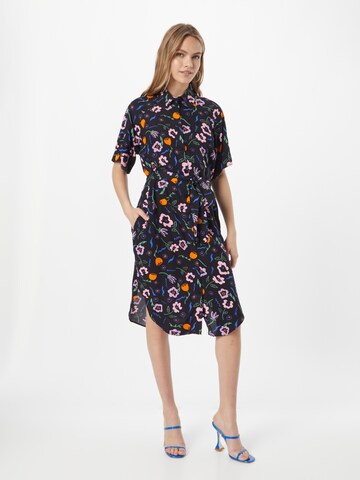 Robe-chemise Monki en noir : devant