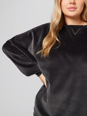 Sweat-shirt 'Juana' A LOT LESS en gris