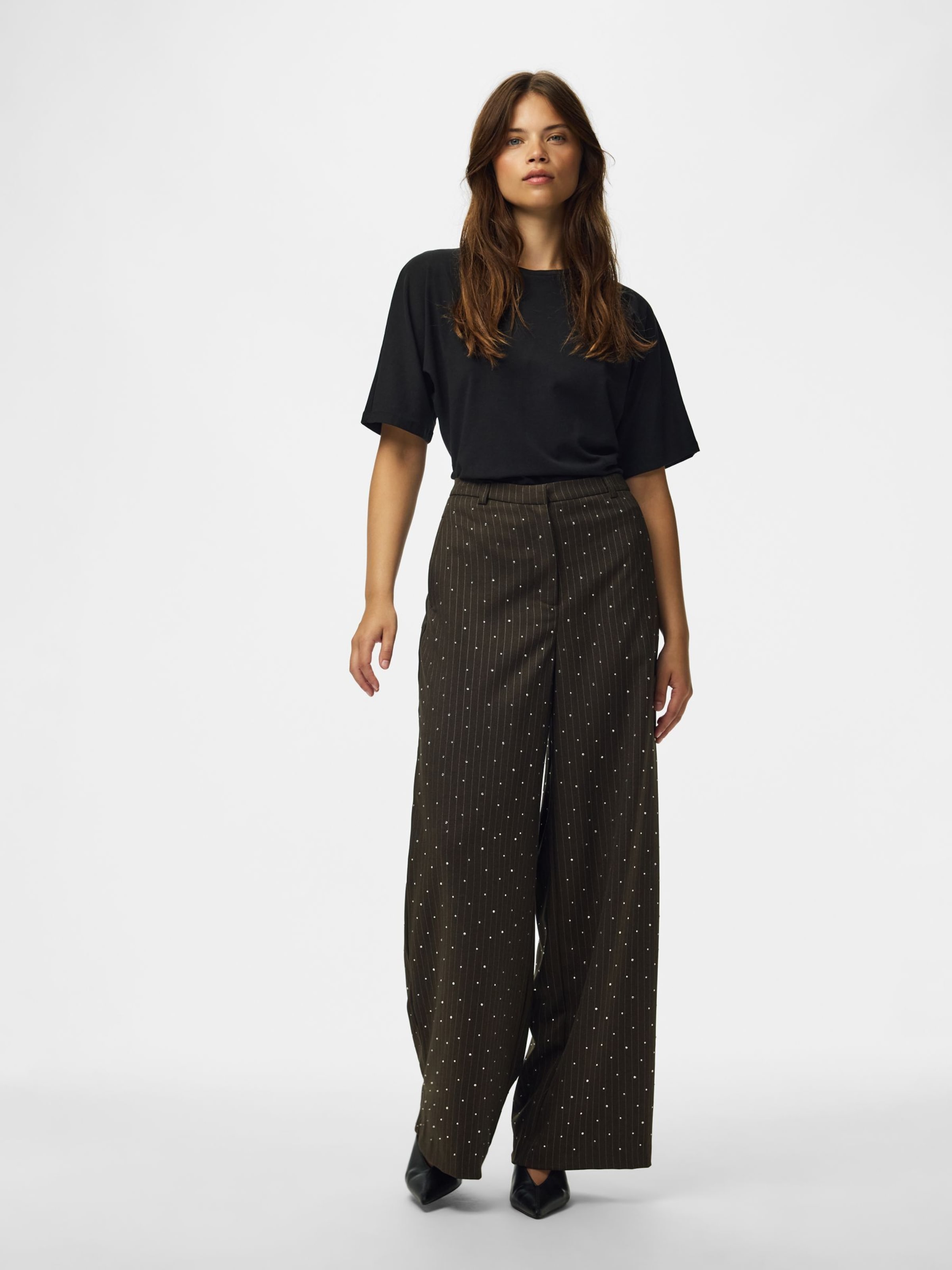 PIECES Wide leg Broek 'PCFALKA' in Bruin: voorkant