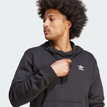 ADIDAS ORIGINALS Collegepaita 'Trefoil Essentials' värissä musta