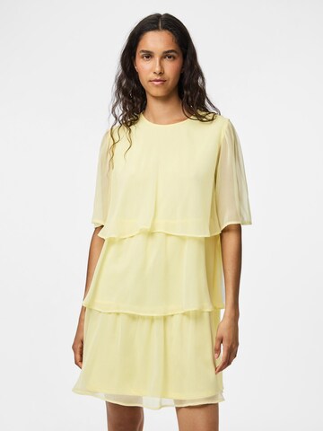 PIECES - Vestido en amarillo: frente