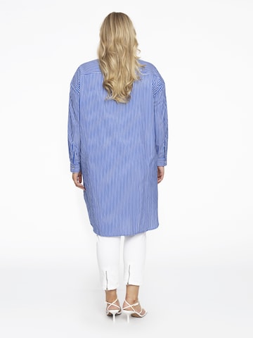 Yoek Shirt Dress in Blue