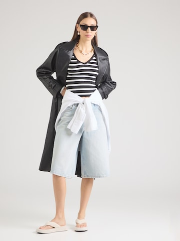 ABOUT YOU Póló 'Cassia' - fekete