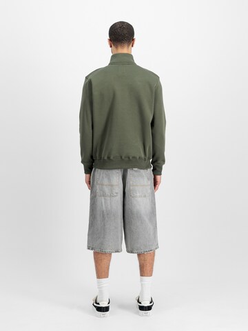 ALPHA INDUSTRIES Sweatshirt in Green