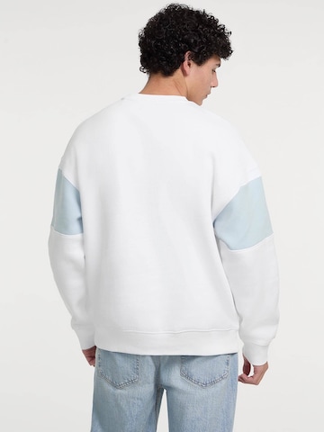 GUESS Sweatshirt in Blau