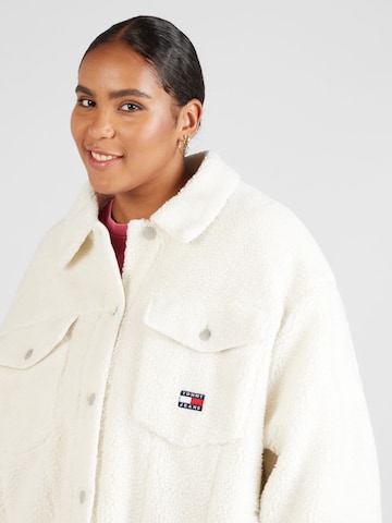 Veste mi-saison Tommy Jeans Curve en blanc