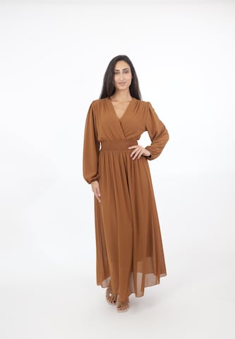 Elara Kleid in Braun