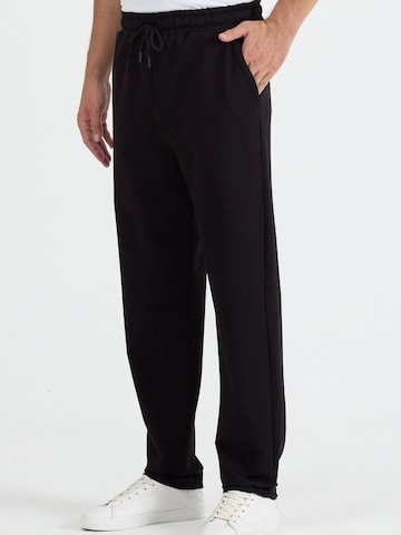 Maxx Free Workout Pants in Black