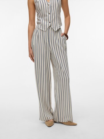 VERO MODA Loose fit Pleat-Front Pants 'VMMYMILO NILA' in Grey: front