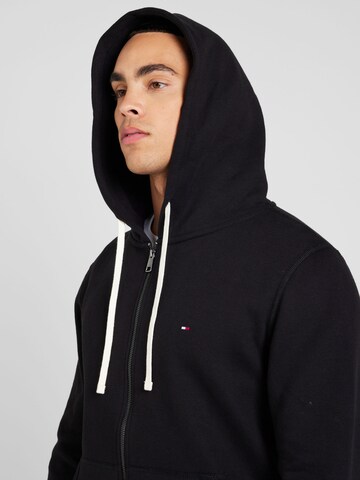 TOMMY HILFIGER Sweatjacke 'ESSENTIAL' in Schwarz
