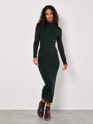 Robe ' ' Apricot en vert