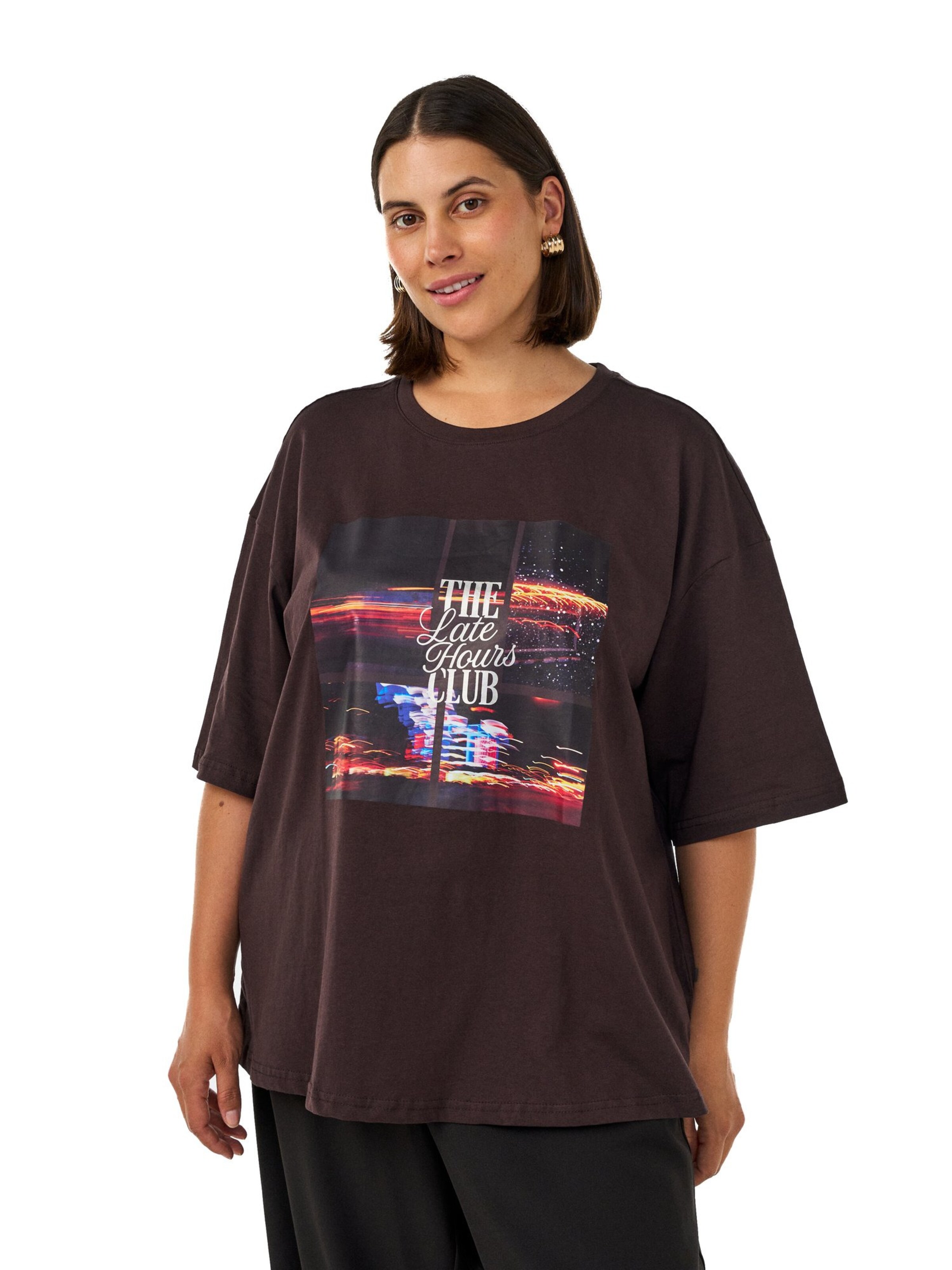 T-shirt oversize 'Mea H' Zizzi en marron : devant
