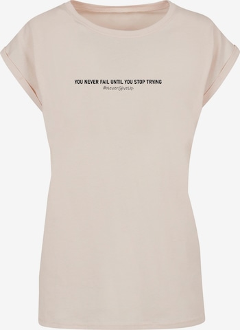 T-shirt 'Never Give Up' Merchcode en beige : devant