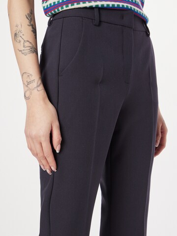 Weekend Max Mara Regular Pleated Pants 'RANA' in Blue