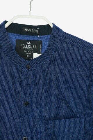 HOLLISTER Button Up Shirt in XS in Blue