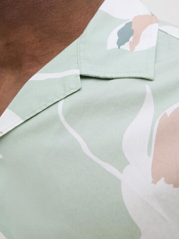 JACK & JONES Comfort fit Button Up Shirt in Green
