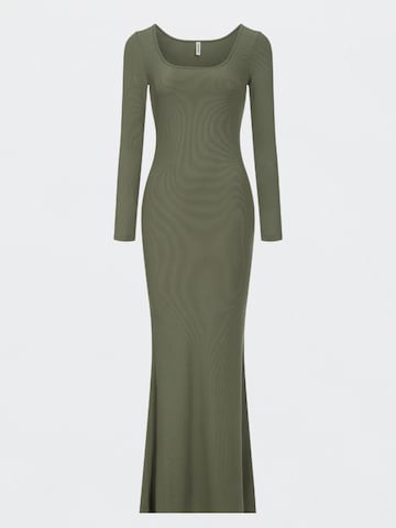 cfab (formerly creamy fabrics) Klänning 'Ribbed Long Sleeve Maxikleid' i grön: framsida