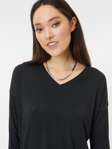 Thought Shirt 'Eliza' in Black