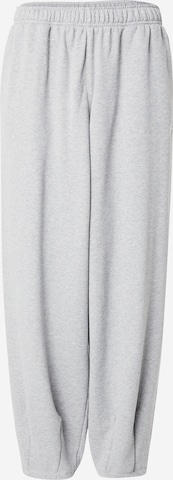 Pantaloni 'CLUB' di Nike Sportswear in grigio: frontale