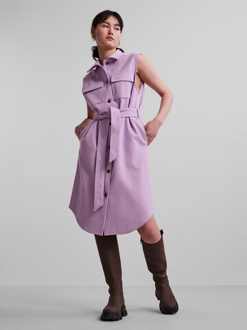 Abito camicia 'HAVEN' di PIECES in lilla