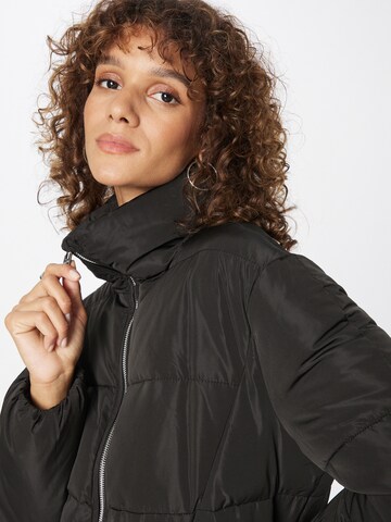 Hailys Jacke 'Alana' in Schwarz