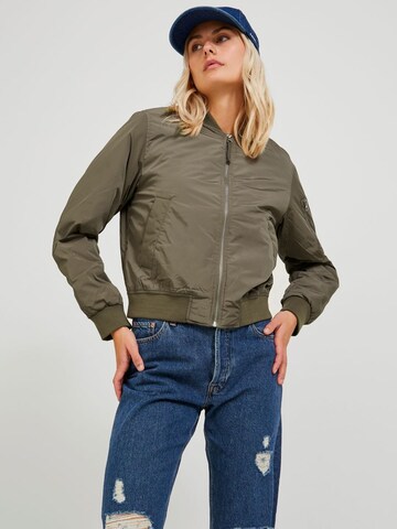 JJXX Between-Season Jacket 'AMPLE' in Brown: front