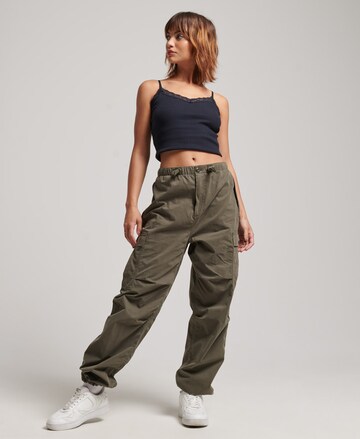 Superdry - Loosefit Pantalón cargo en verde