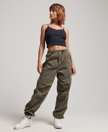 Superdry Loose fit Cargo trousers in Green