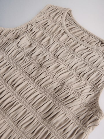 The Set Top in Braun