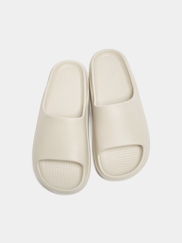 Pull&Bear Mules in White