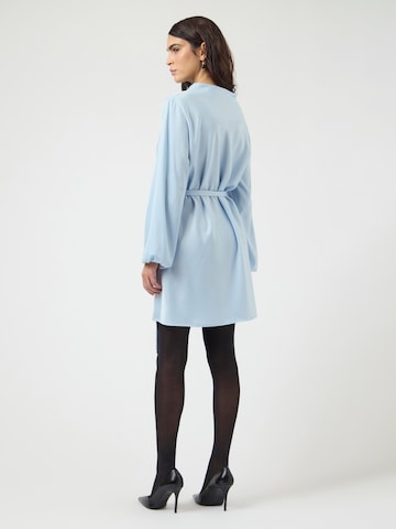 YAS - Vestido 'YASTHEA' em azul