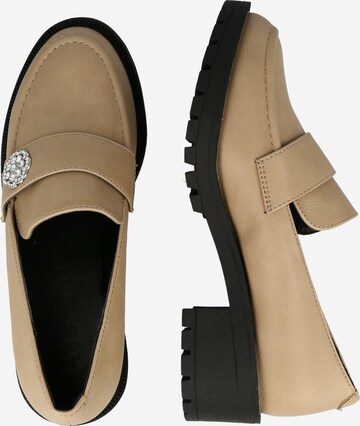 Bianco Classic Flats 'CLAIRE' in Beige